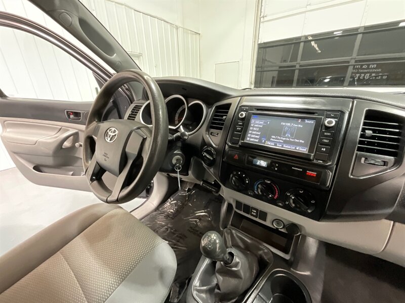 2014 Toyota Tacoma Regular Cab 4X4 / 2.7L 4Cyl / 5-SPEED MANUAL  / LOCAL OREGON TRUCK / ZERO RUST - Photo 18 - Gladstone, OR 97027