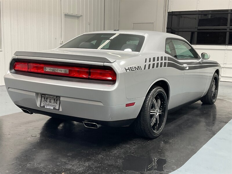 2012 Dodge Challenger R/T Coupe 2Dr / 5.7L V8 HEMI / 59,000 MILES  / BRAND NEW TIRES - Photo 9 - Gladstone, OR 97027