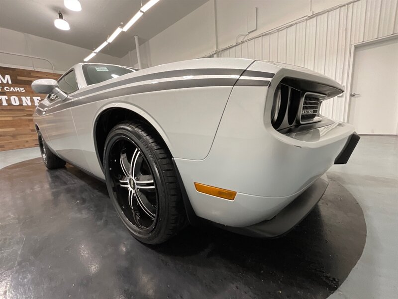 2012 Dodge Challenger R/T Coupe 2Dr / 5.7L V8 HEMI / 59,000 MILES  / BRAND NEW TIRES - Photo 30 - Gladstone, OR 97027