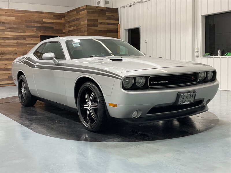 2012 Dodge Challenger R/T Coupe 2Dr / 5.7L V8 HEMI / 59,000 MILES  / BRAND NEW TIRES - Photo 2 - Gladstone, OR 97027