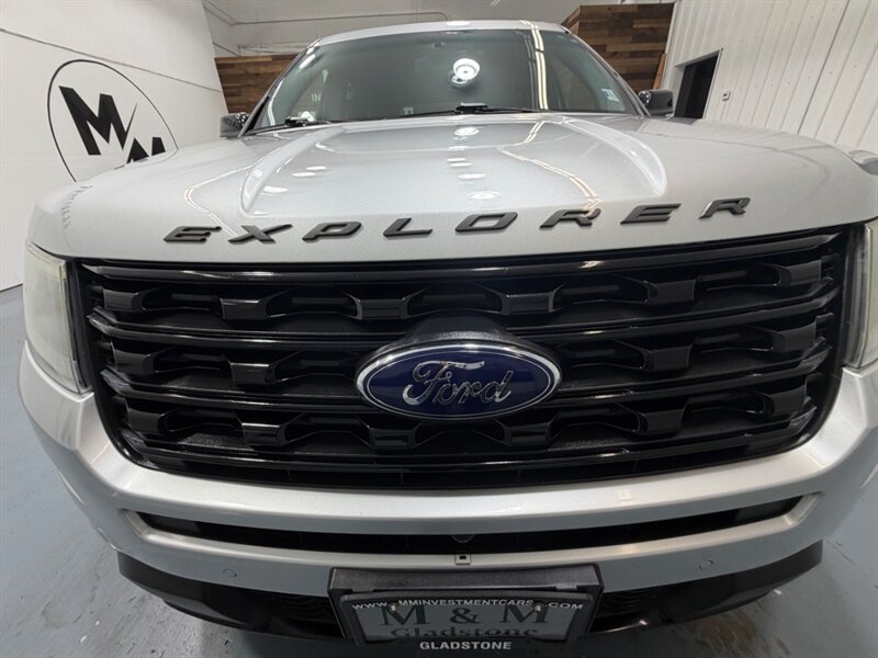 2017 Ford Explorer Sport AWD 3.5L ECOBOOST /3RD ROW SEAT /LEATHER / Heated & Cooled Leather Seats / Navi & Camera - Photo 30 - Gladstone, OR 97027