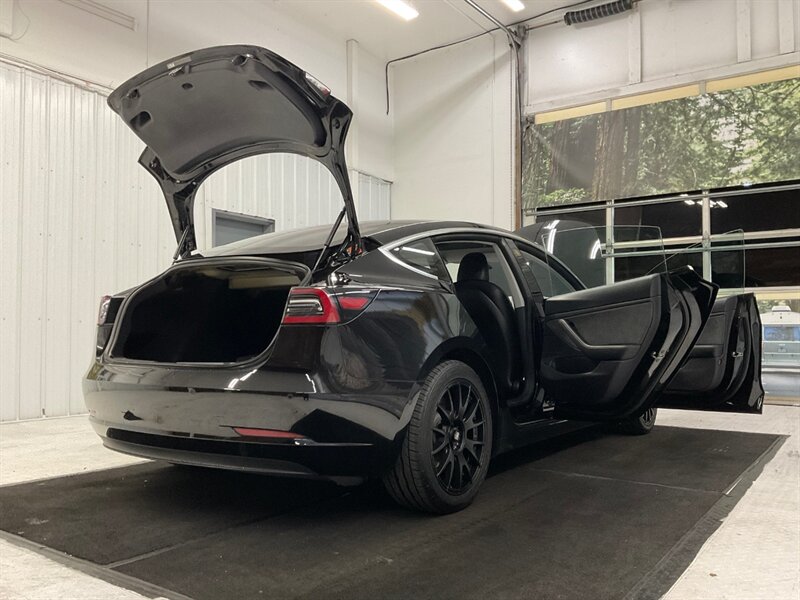 2018 Tesla Model 3 Long Range Sedan / AUTO PILOT / NEW WHEELS & TIRES  / Leather & Heated seats / LONG RANGE / 76,000 MILES - Photo 34 - Gladstone, OR 97027