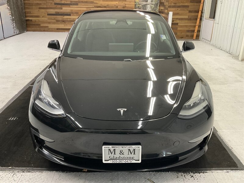 2018 Tesla Model 3 Long Range Sedan / AUTO PILOT / NEW WHEELS & TIRES  / Leather & Heated seats / LONG RANGE / 76,000 MILES - Photo 5 - Gladstone, OR 97027