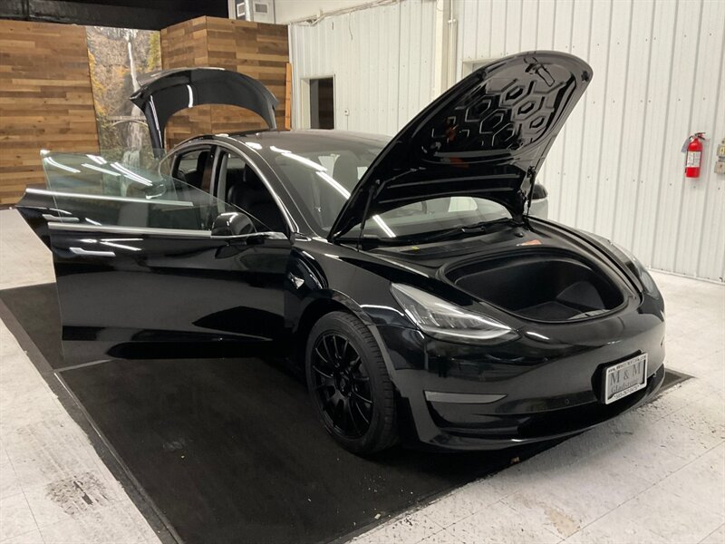 2018 Tesla Model 3 Long Range Sedan / AUTO PILOT / NEW WHEELS & TIRES  / Leather & Heated seats / LONG RANGE / 76,000 MILES - Photo 37 - Gladstone, OR 97027