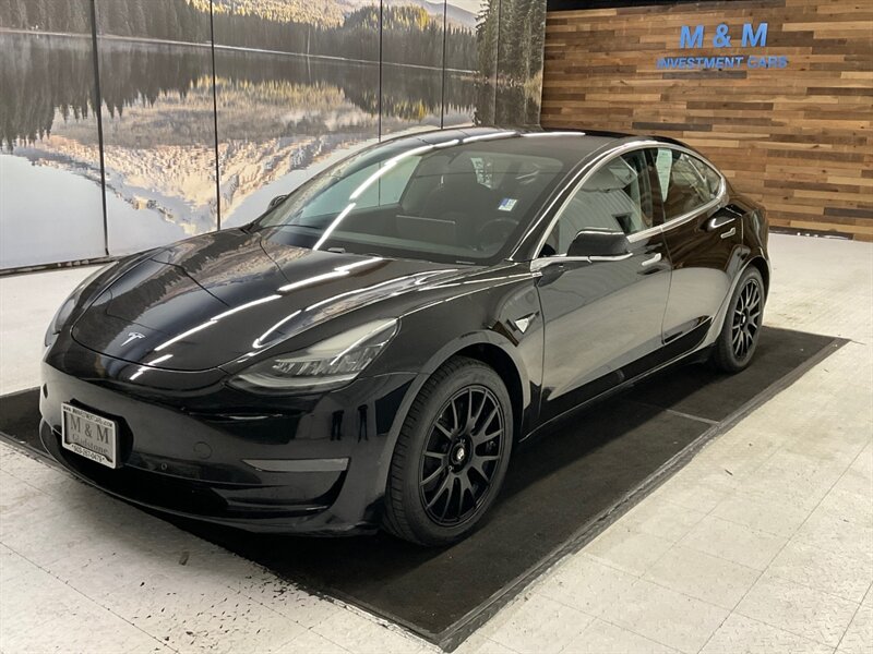 2018 Tesla Model 3 Long Range Sedan / AUTO PILOT / NEW WHEELS & TIRES  / Leather & Heated seats / LONG RANGE / 76,000 MILES - Photo 1 - Gladstone, OR 97027