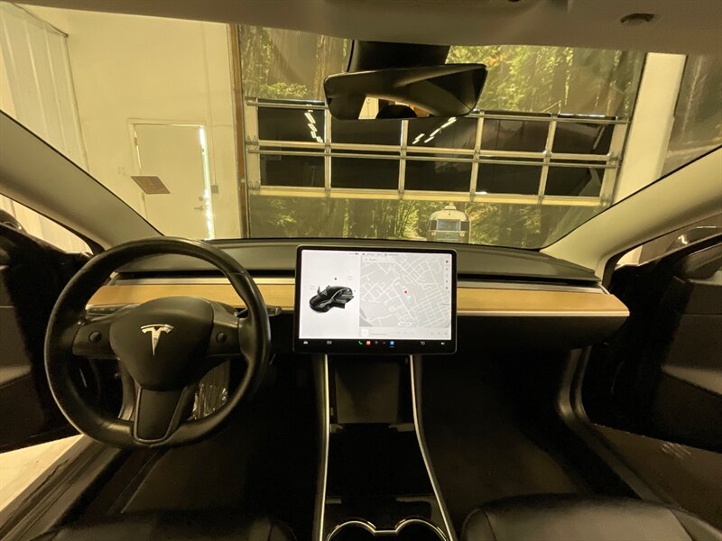 2018 Tesla Model 3 Long Range Sedan / AUTO PILOT / NEW WHEELS & TIRES  / Leather & Heated seats / LONG RANGE / 76,000 MILES - Photo 46 - Gladstone, OR 97027