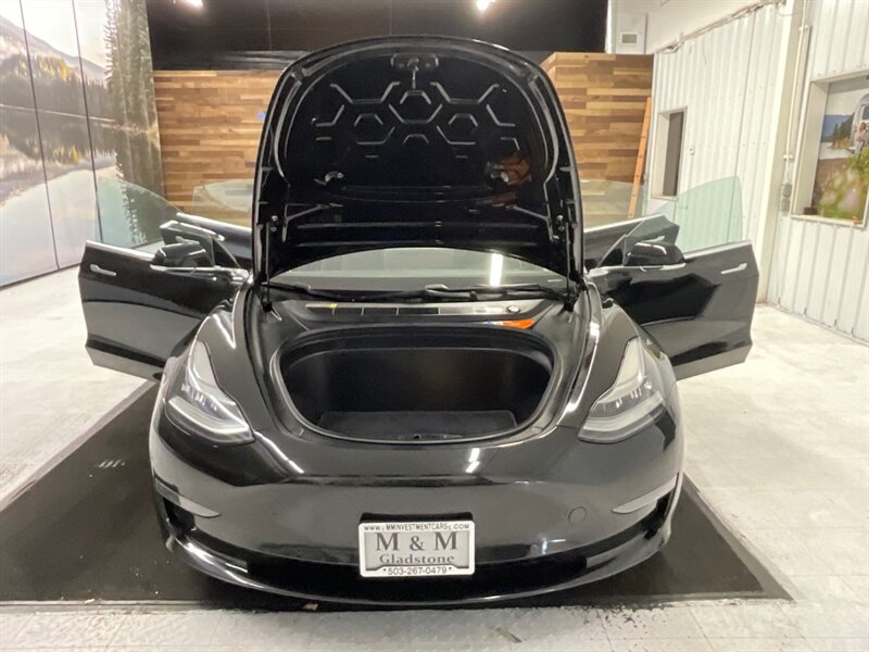 2018 Tesla Model 3 Long Range Sedan / AUTO PILOT / NEW WHEELS & TIRES  / Leather & Heated seats / LONG RANGE / 76,000 MILES - Photo 36 - Gladstone, OR 97027