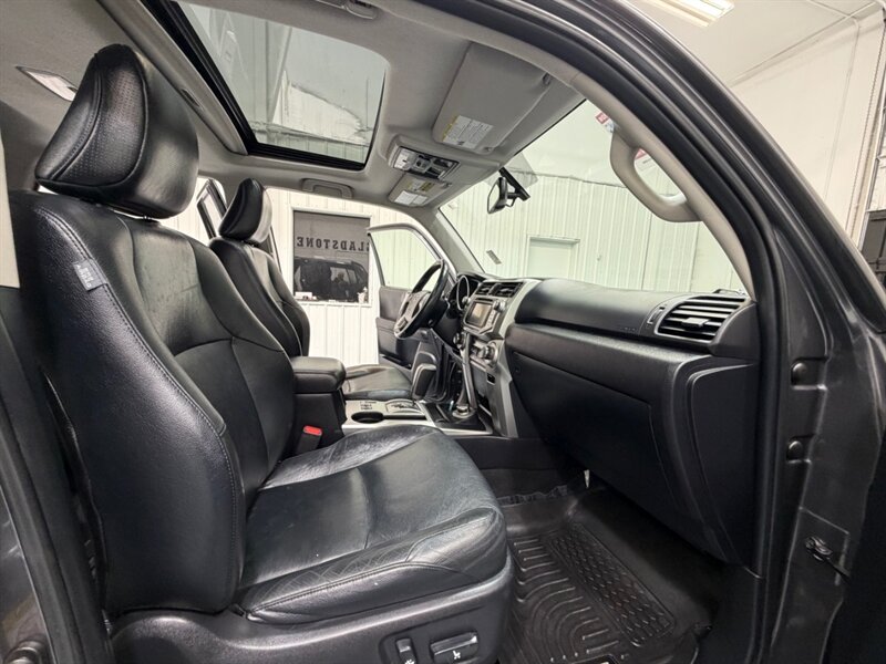 2012 Toyota 4Runner Limited 4x4 /Leather Heated seats / Sunroof /ZERO RUST / Navigation & Backup Camera - Photo 13 - Gladstone, OR 97027