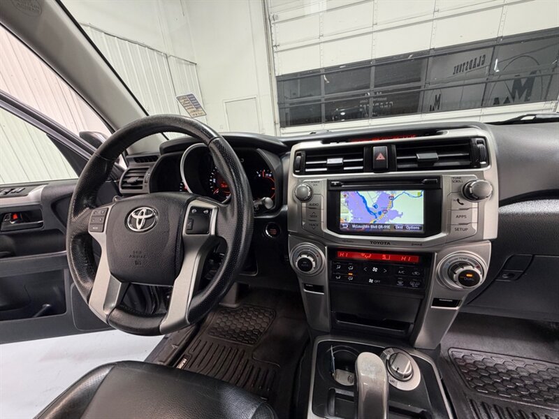 2012 Toyota 4Runner Limited 4x4 /Leather Heated seats / Sunroof /ZERO RUST / Navigation & Backup Camera - Photo 15 - Gladstone, OR 97027