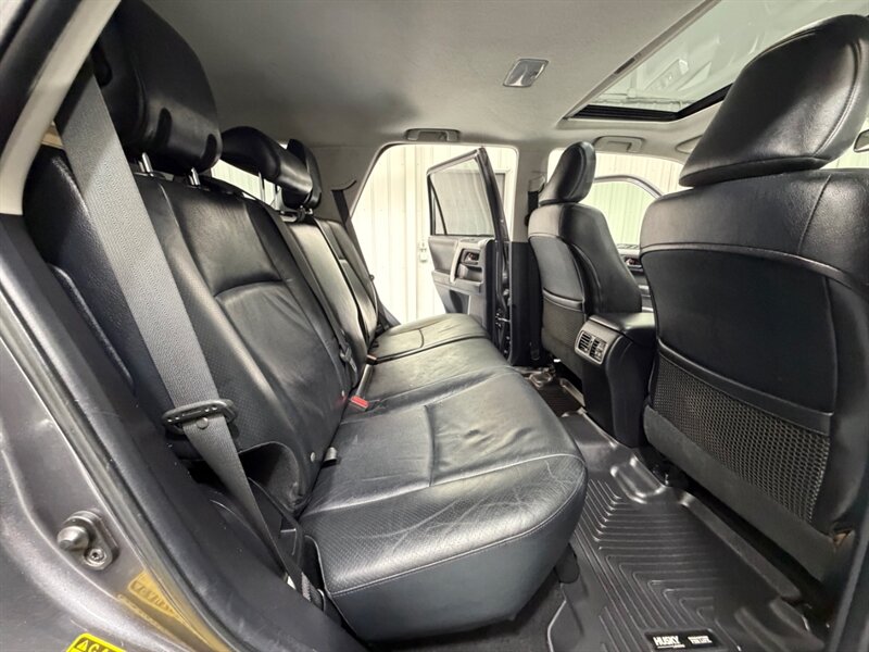 2012 Toyota 4Runner Limited 4x4 /Leather Heated seats / Sunroof /ZERO RUST / Navigation & Backup Camera - Photo 12 - Gladstone, OR 97027