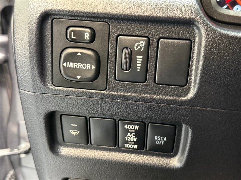 2012 Toyota 4Runner Limited 4x4 /Leather Heated seats / Sunroof /ZERO RUST / Navigation & Backup Camera - Photo 18 - Gladstone, OR 97027