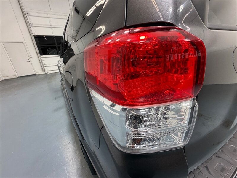 2012 Toyota 4Runner Limited 4x4 /Leather Heated seats / Sunroof /ZERO RUST / Navigation & Backup Camera - Photo 29 - Gladstone, OR 97027