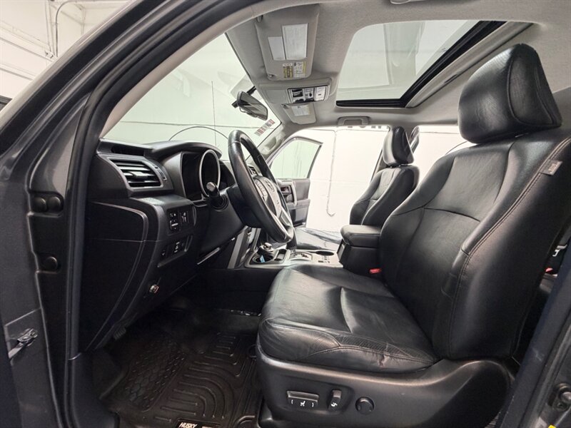 2012 Toyota 4Runner Limited 4x4 /Leather Heated seats / Sunroof /ZERO RUST / Navigation & Backup Camera - Photo 9 - Gladstone, OR 97027