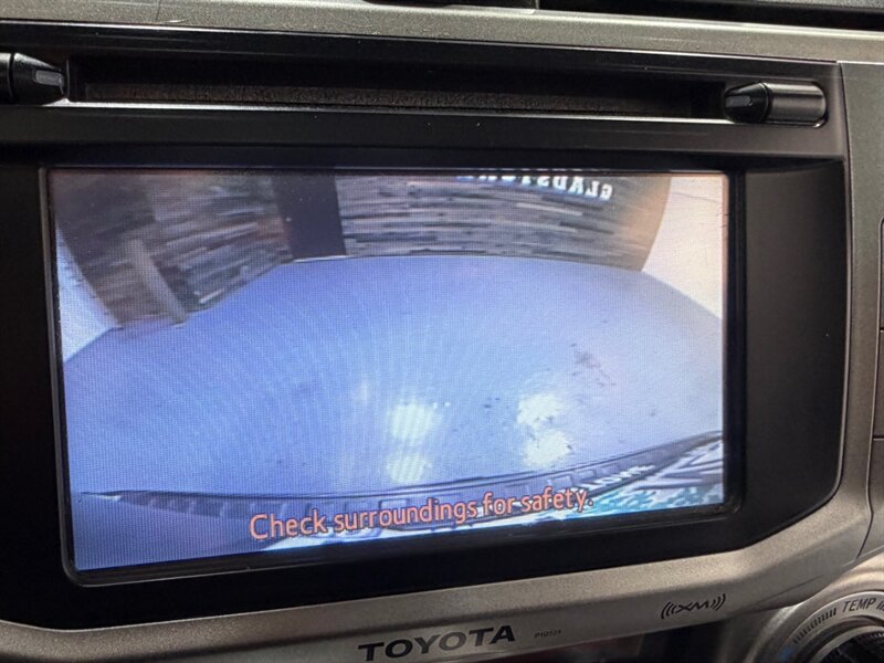 2012 Toyota 4Runner Limited 4x4 /Leather Heated seats / Sunroof /ZERO RUST / Navigation & Backup Camera - Photo 17 - Gladstone, OR 97027