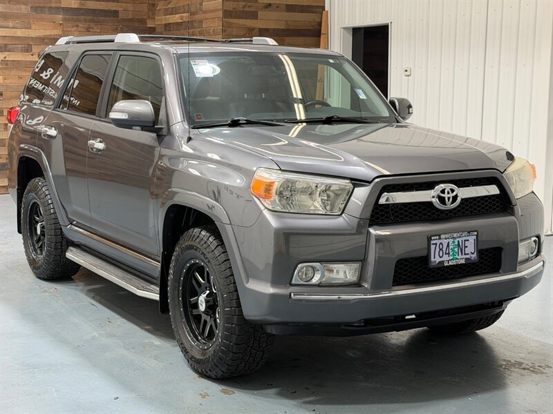 2012 Toyota 4Runner Limited 4x4 /Leather Heated seats / Sunroof /ZERO RUST / Navigation & Backup Camera - Photo 2 - Gladstone, OR 97027