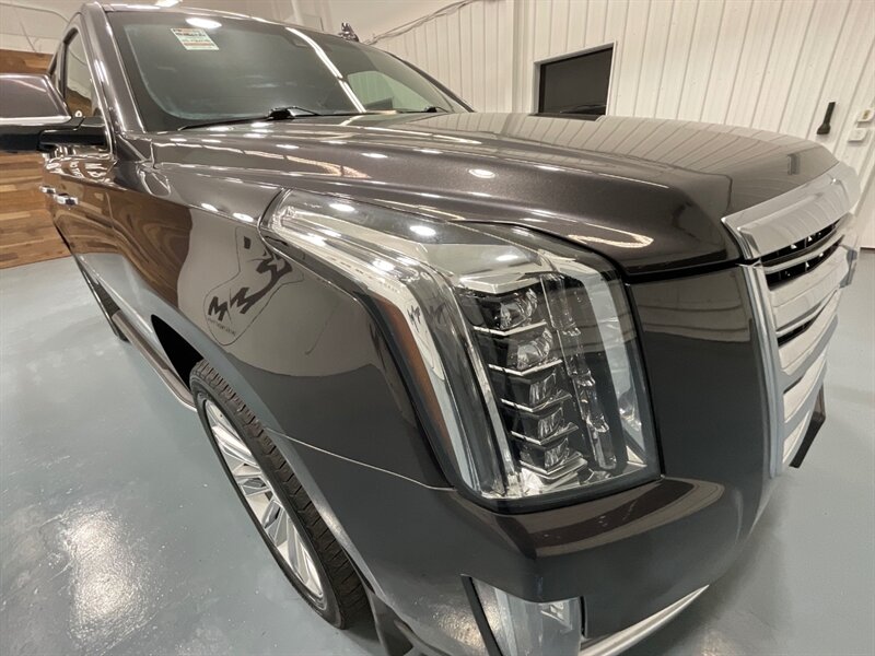 2016 Cadillac Escalade Platinum 4X4 / 6.2L V8 / Leather Sunroof / 1-OWNER  / FULLY LOADED LOCAL SUV - Photo 27 - Gladstone, OR 97027