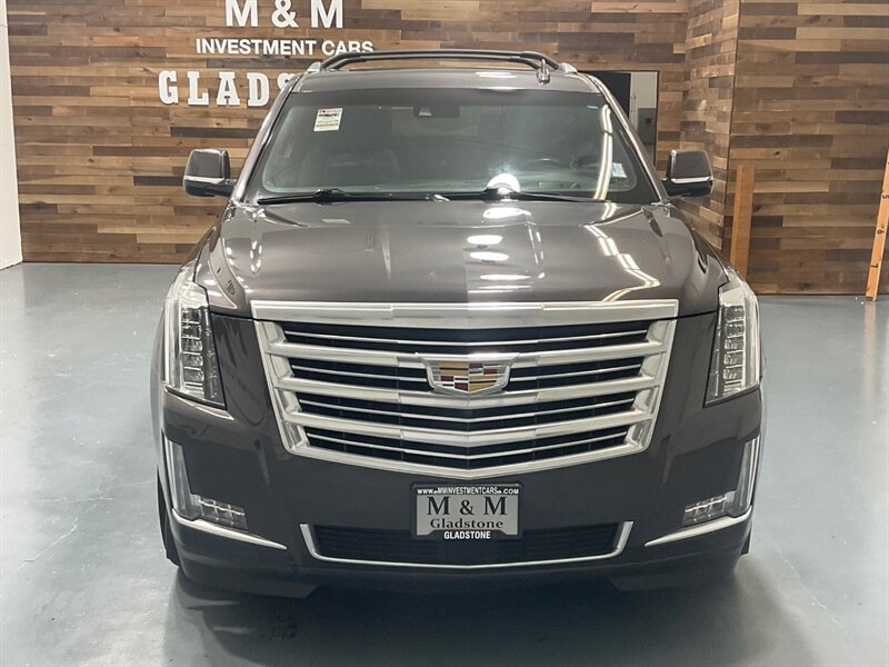 2016 Cadillac Escalade Platinum 4X4 / 6.2L V8 / Leather Sunroof / 1-OWNER  / FULLY LOADED LOCAL SUV - Photo 5 - Gladstone, OR 97027