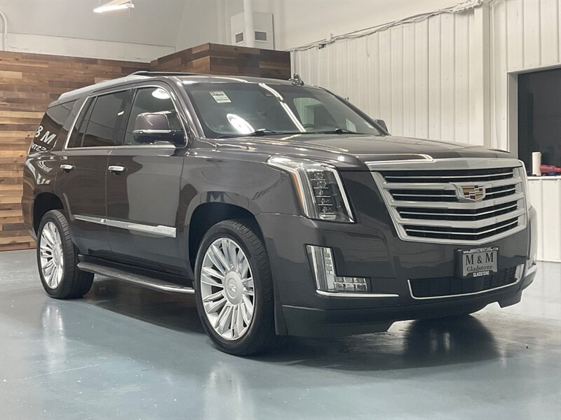 2016 Cadillac Escalade Platinum 4X4 / 6.2L V8 / Leather Sunroof / 1-OWNER  / FULLY LOADED LOCAL SUV - Photo 61 - Gladstone, OR 97027