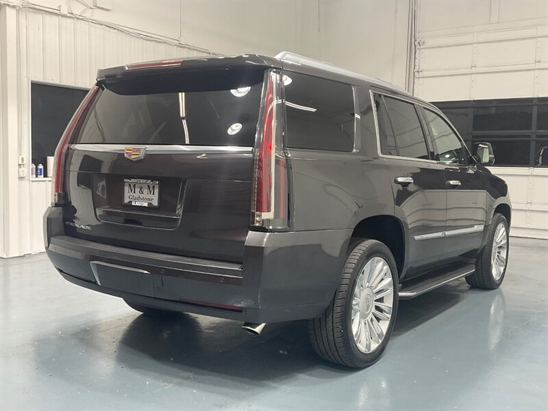 2016 Cadillac Escalade Platinum 4X4 / 6.2L V8 / Leather Sunroof / 1-OWNER  / FULLY LOADED LOCAL SUV - Photo 7 - Gladstone, OR 97027