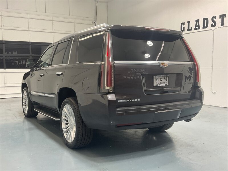 2016 Cadillac Escalade Platinum 4X4 / 6.2L V8 / Leather Sunroof / 1-OWNER  / FULLY LOADED LOCAL SUV - Photo 8 - Gladstone, OR 97027