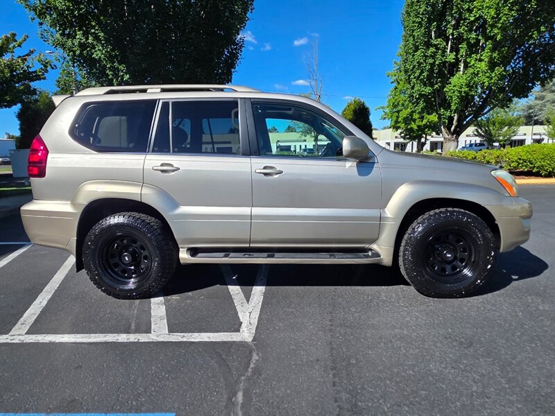 2004 Lexus GX 470 4X4 / V8 4.7L New Tires/ Records/ Fully Loaded  / 8-passenger / NAVi / Back-up CAM / 3rd Seat - Photo 4 - Portland, OR 97217