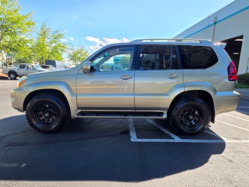 2004 Lexus GX 470 4X4 / V8 4.7L New Tires/ Records/ Fully Loaded  / 8-passenger / NAVi / Back-up CAM / 3rd Seat - Photo 3 - Portland, OR 97217