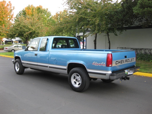 1993 Chevrolet K2500 Silverado   - Photo 4 - Portland, OR 97217