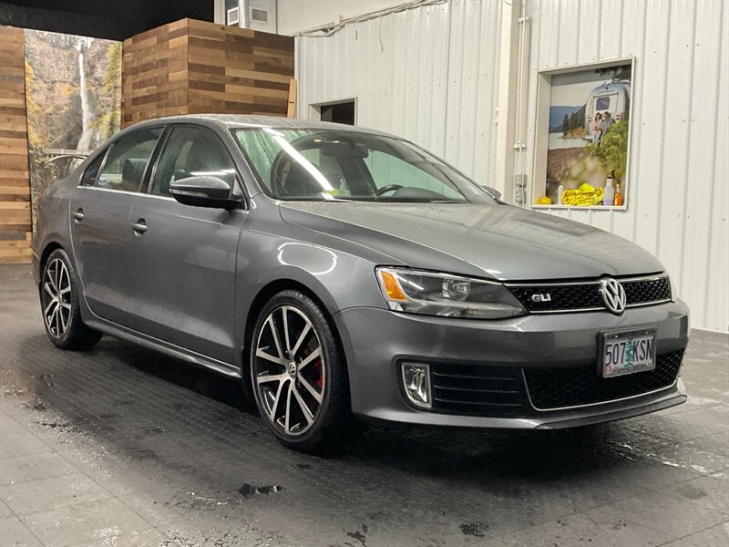 2012 Volkswagen Jetta GLI Autobahn PZEV Sedan / Sunroof / Heated Leather  LOCAL OREGON CAR / ONLY 73,000 MILES / SHARP & CLEAN !! - Photo 2 - Gladstone, OR 97027