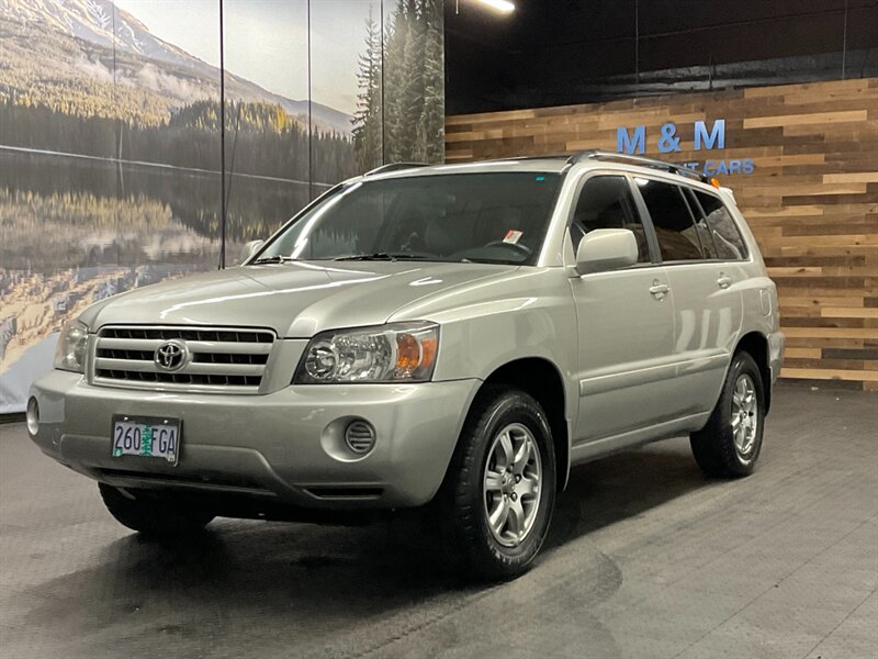 2005 Toyota Highlander 3RD ROW SEAT / Sport Utility / Excel Cond   - Photo 1 - Gladstone, OR 97027