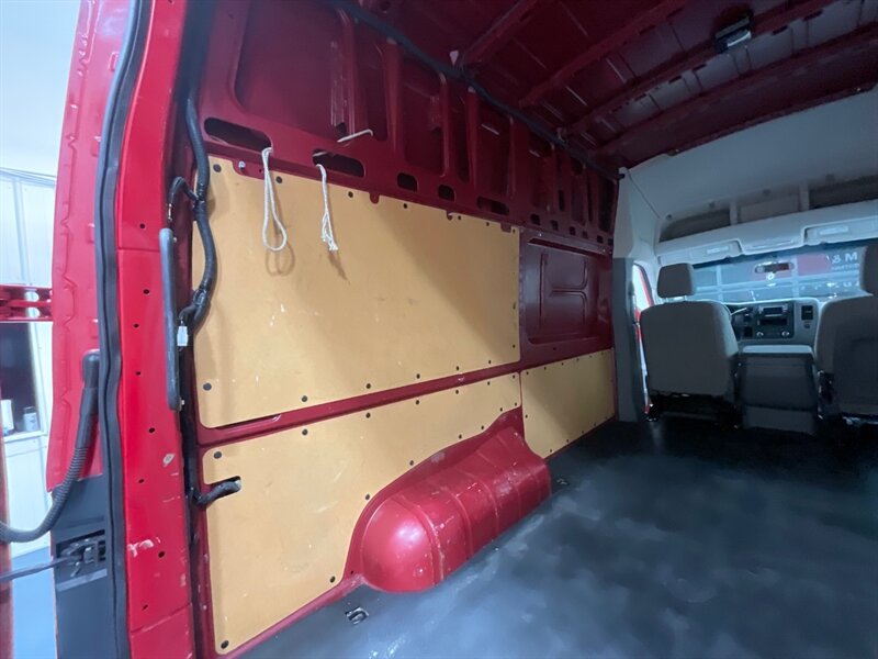 2013 Nissan NV 2500 HD SV CARGO VAN HIGH ROOF / 24,000 MILES  / 1-OWNER LOCAL - Photo 34 - Gladstone, OR 97027