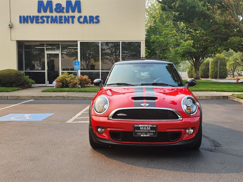2013 MINI Cooper S 1.6L TURBO / Leather / PANO ROOF / 6-SPEED MANUAL / Hardtop / COLD WEATHER PKG / Continental Tires - Photo 53 - Portland, OR 97217
