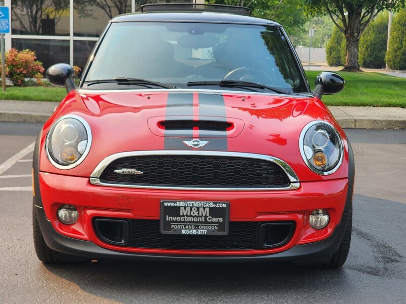 2013 MINI Cooper S 1.6L TURBO / Leather / PANO ROOF / 6-SPEED MANUAL / Hardtop / COLD WEATHER PKG / Continental Tires - Photo 5 - Portland, OR 97217