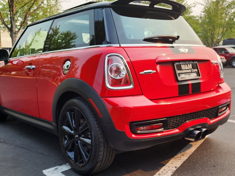 2013 MINI Cooper S 1.6L TURBO / Leather / PANO ROOF / 6-SPEED MANUAL / Hardtop / COLD WEATHER PKG / Continental Tires - Photo 9 - Portland, OR 97217