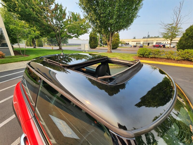 2013 MINI Cooper S 1.6L TURBO / Leather / PANO ROOF / 6-SPEED MANUAL / Hardtop / COLD WEATHER PKG / Continental Tires - Photo 26 - Portland, OR 97217