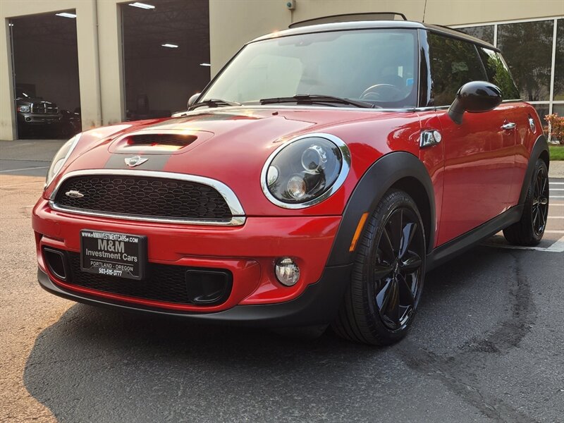 2013 MINI Cooper S 1.6L TURBO / Leather / PANO ROOF / 6-SPEED MANUAL  / Hardtop / COLD WEATHER PKG / Continental Tires