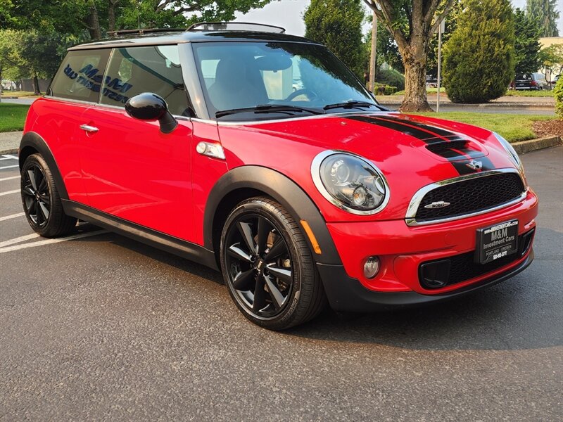 2013 MINI Cooper S 1.6L TURBO / Leather / PANO ROOF / 6-SPEED MANUAL / Hardtop / COLD WEATHER PKG / Continental Tires - Photo 51 - Portland, OR 97217