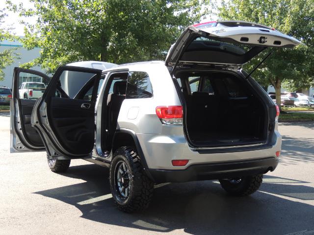 2015 Jeep Grand Cherokee Laredo / 4WD / 18K miles / LIFTED LIFTED   - Photo 27 - Portland, OR 97217