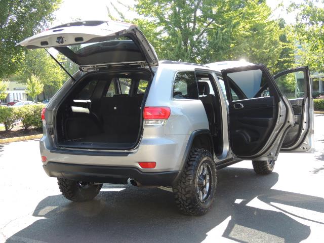 2015 Jeep Grand Cherokee Laredo / 4WD / 18K miles / LIFTED LIFTED   - Photo 29 - Portland, OR 97217