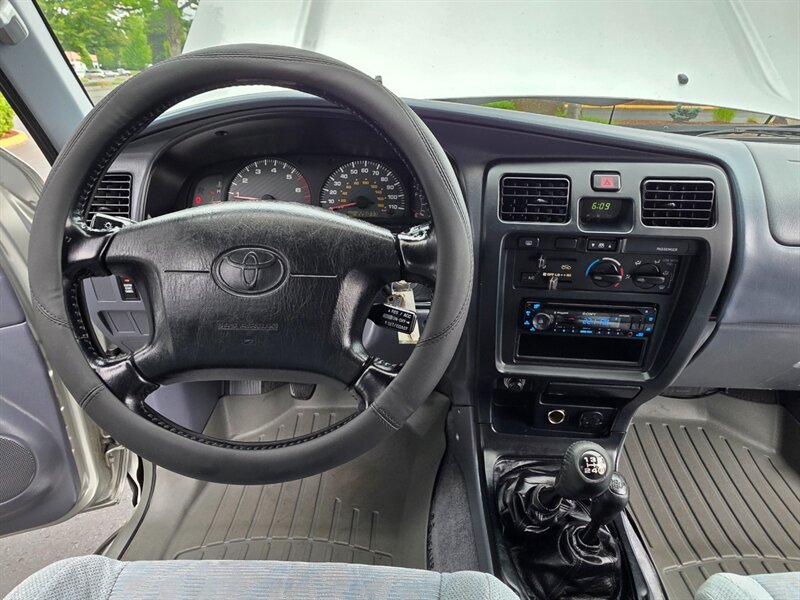 1999 Toyota 4Runner 4X4 V6 / 5 SPEED MANUAL / BF GOODRICH / LIFTED / V6 3.4L / METHOD WHEELS / STANDARD TRANSMISSION - Photo 33 - Portland, OR 97217