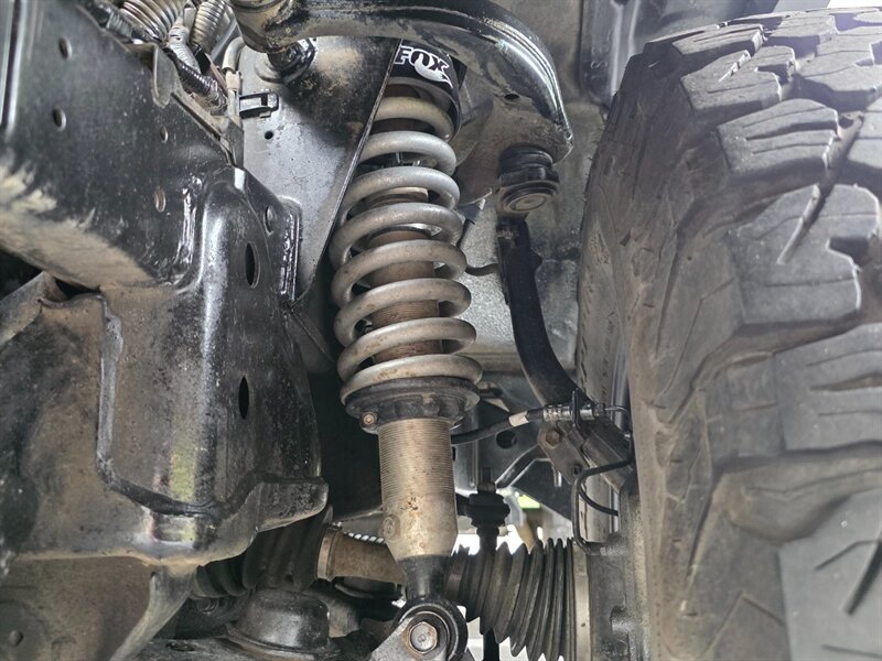 1999 Toyota 4Runner 4X4 V6 / 5 SPEED MANUAL / BF GOODRICH / LIFTED / V6 3.4L / METHOD WHEELS / STANDARD TRANSMISSION - Photo 37 - Portland, OR 97217
