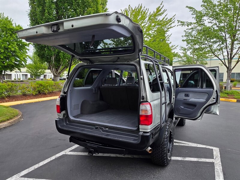 1999 Toyota 4Runner 4X4 V6 / 5 SPEED MANUAL / BF GOODRICH / LIFTED / V6 3.4L / METHOD WHEELS / STANDARD TRANSMISSION - Photo 27 - Portland, OR 97217
