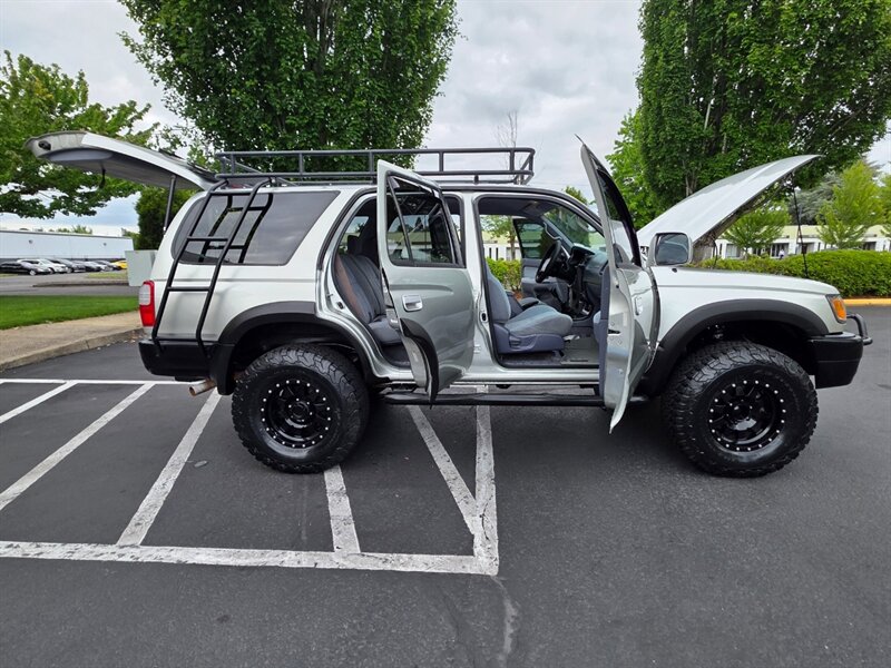 1999 Toyota 4Runner 4X4 V6 / 5 SPEED MANUAL / BF GOODRICH / LIFTED / V6 3.4L / METHOD WHEELS / STANDARD TRANSMISSION - Photo 22 - Portland, OR 97217