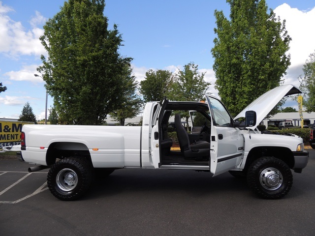 2001 Dodge Ram 3500 SLT Plus / 4X4 / 5.9L DIESEL / 6-SPEED / DUALLY   - Photo 31 - Portland, OR 97217