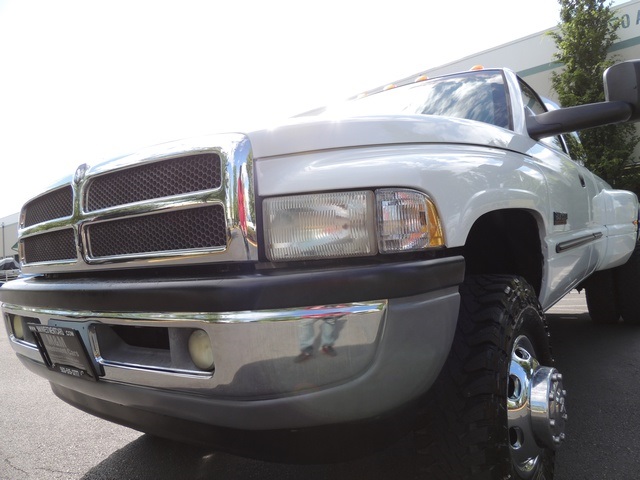 2001 Dodge Ram 3500 SLT Plus / 4X4 / 5.9L DIESEL / 6-SPEED / DUALLY   - Photo 9 - Portland, OR 97217