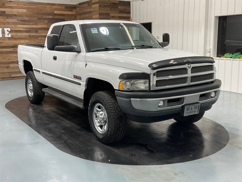 1999 Dodge Ram 2500 Laramie SLT  4-Dr 4X4 / 5.9L DIESEL / 126K MILES  / LOCAL TRUCK NO RUST - Photo 2 - Gladstone, OR 97027