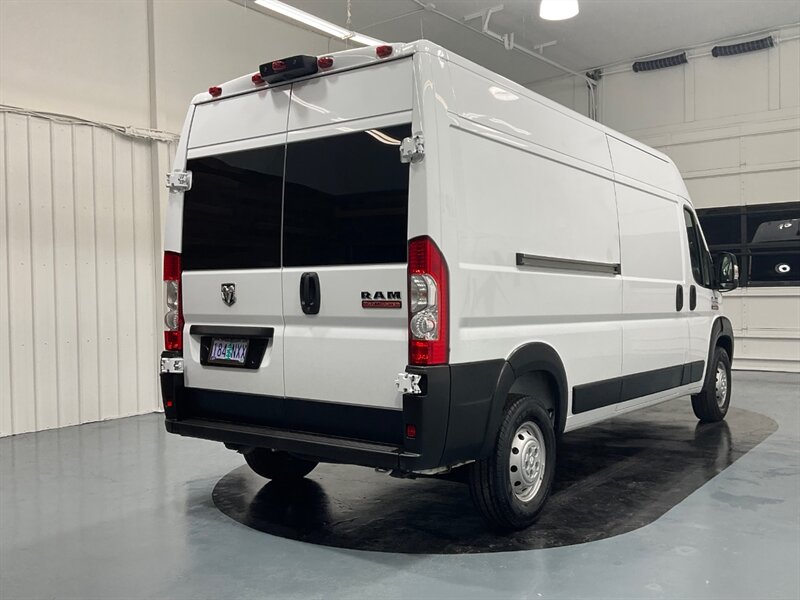 2022 RAM ProMaster 2500 CARGO VAN / HIGHROOF & 159 " WB / 3,000 MILES  / Backup Camera / LIKE NEW CONDITION - Photo 8 - Gladstone, OR 97027