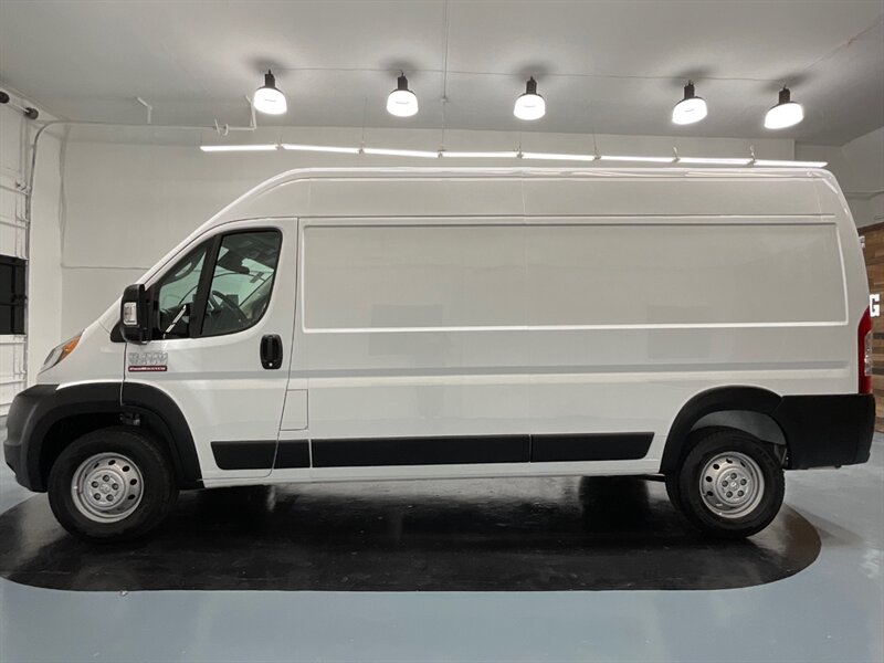 2022 RAM ProMaster 2500 CARGO VAN / HIGHROOF & 159 " WB / 3,000 MILES  / Backup Camera / LIKE NEW CONDITION - Photo 3 - Gladstone, OR 97027