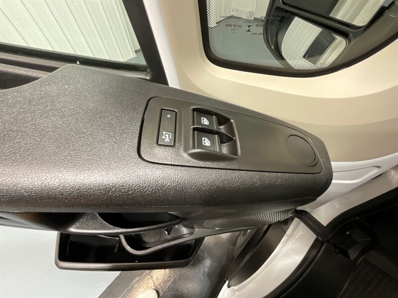 2022 RAM ProMaster 2500 CARGO VAN / HIGHROOF & 159 " WB / 3,000 MILES  / Backup Camera / LIKE NEW CONDITION - Photo 45 - Gladstone, OR 97027