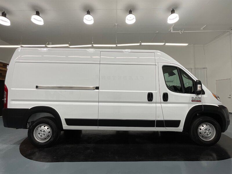 2022 RAM ProMaster 2500 CARGO VAN / HIGHROOF & 159 " WB / 3,000 MILES  / Backup Camera / LIKE NEW CONDITION - Photo 4 - Gladstone, OR 97027