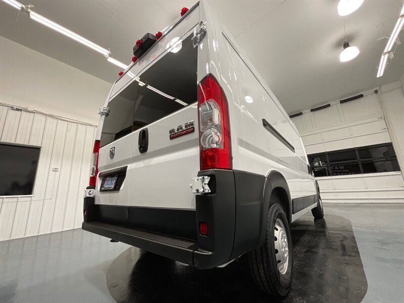 2022 RAM ProMaster 2500 CARGO VAN / HIGHROOF & 159 " WB / 3,000 MILES  / Backup Camera / LIKE NEW CONDITION - Photo 50 - Gladstone, OR 97027